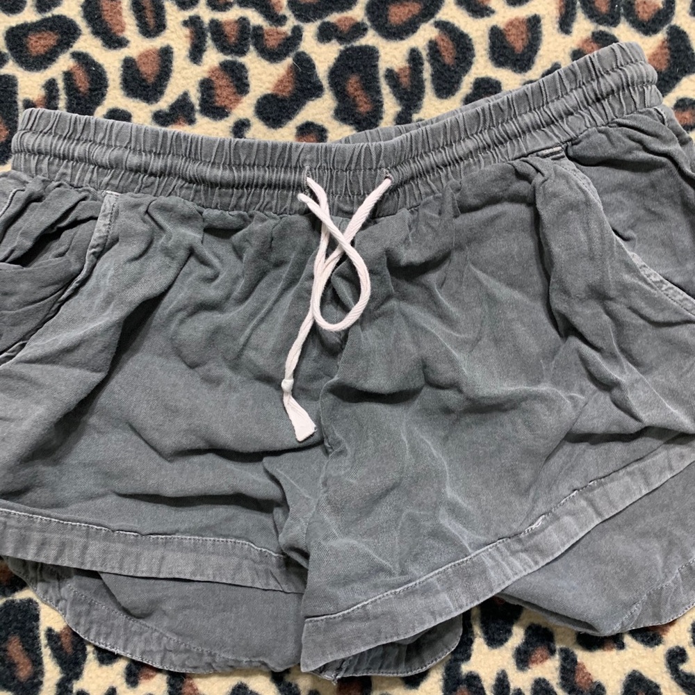 Grey shorty shorts.
